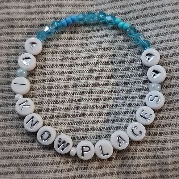 Taylor Swift Friendship Bracelet - Picture 1 of 2